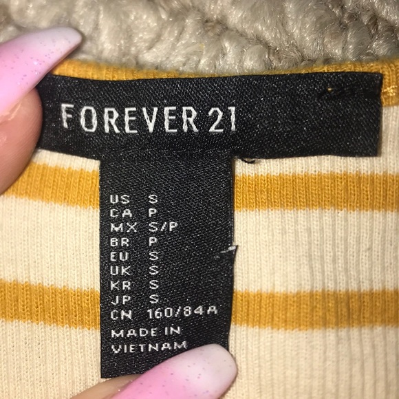 🦋3/30 forever 21 tank - Picture 2 of 2